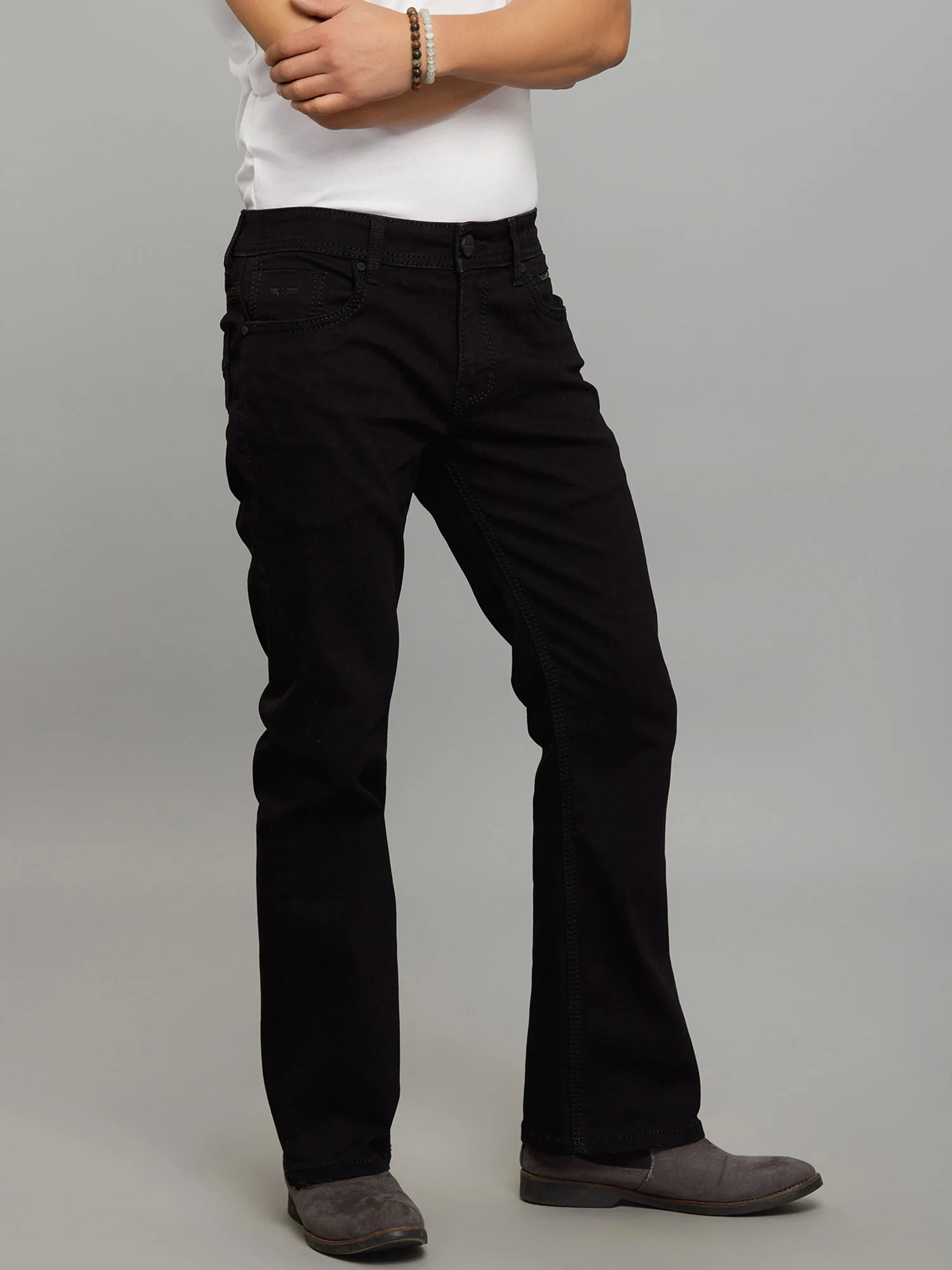 Black 5 Pocket Mid Rise Cropped Length Loose Boot Leg Stretch Jeans - Image 4