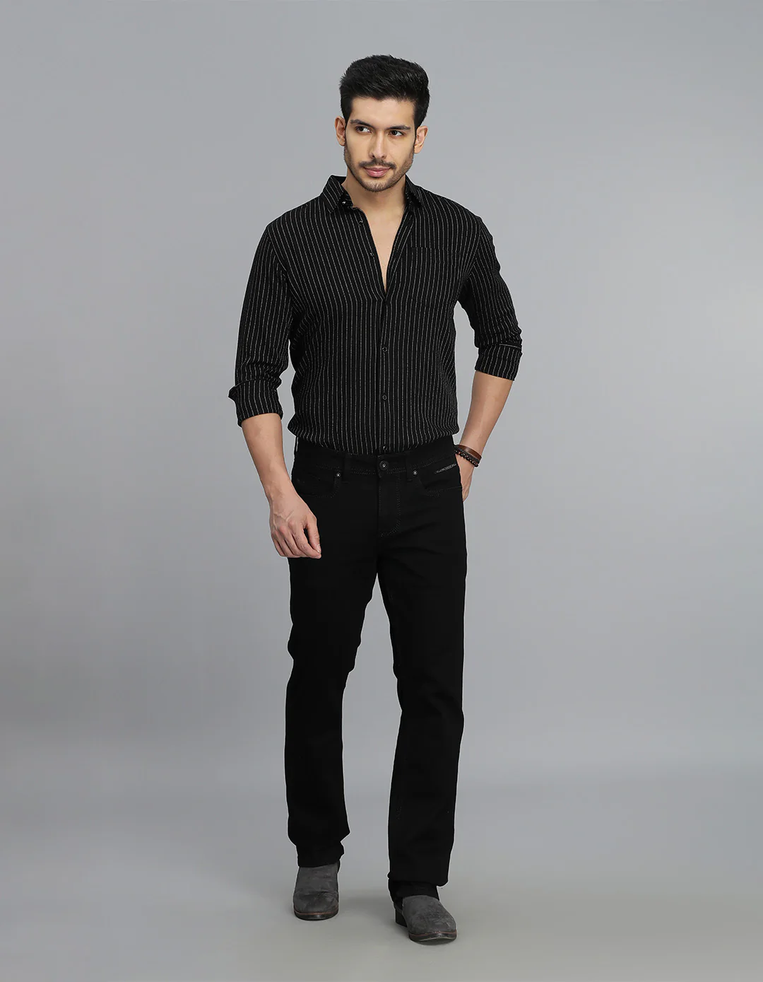 Black 5 Pocket Mid Rise Loose Boot Leg Jeans - Image 2