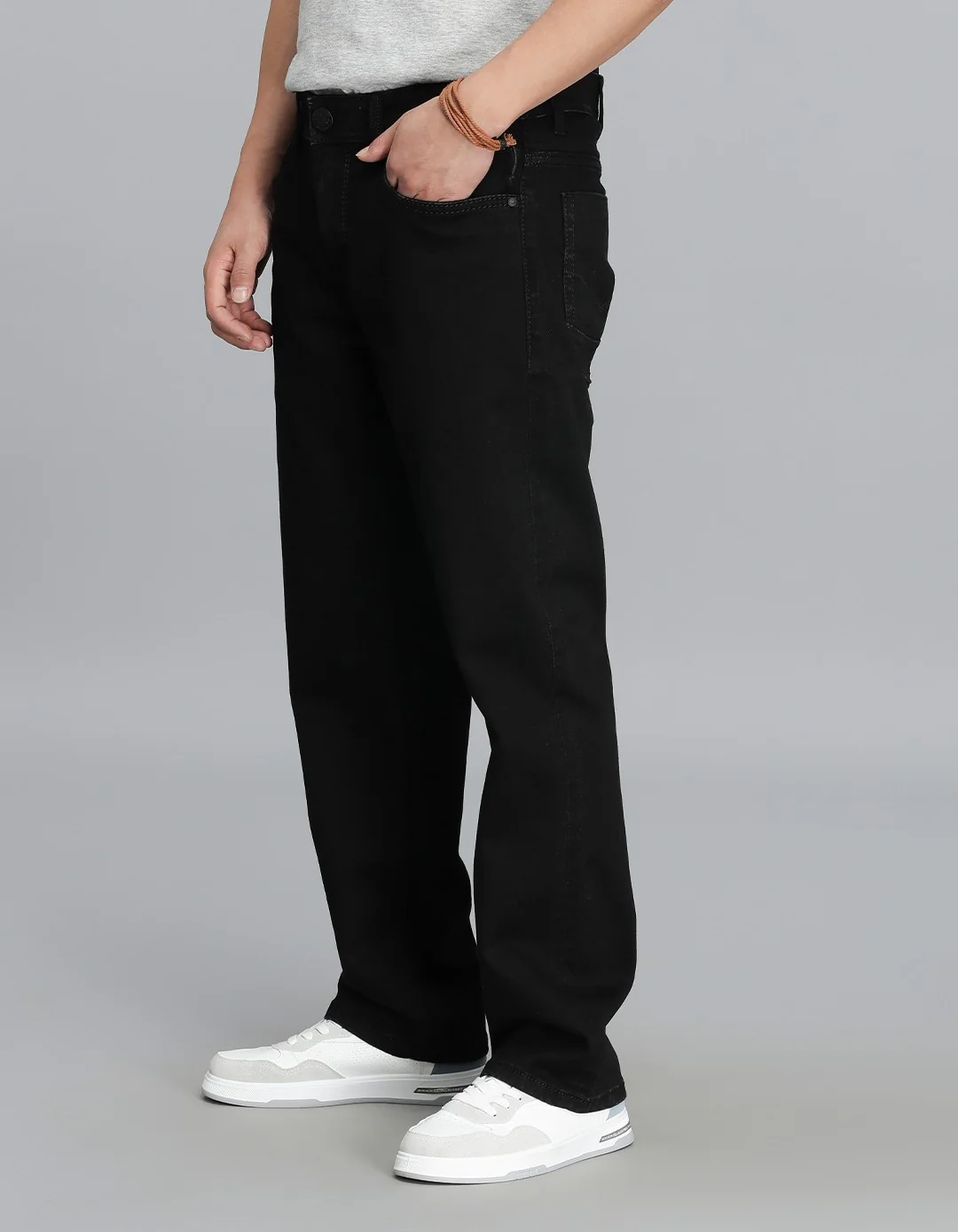 Black 5 Pocket Midrise, Comfort Straight Fit Cropped Jeans - Image 3