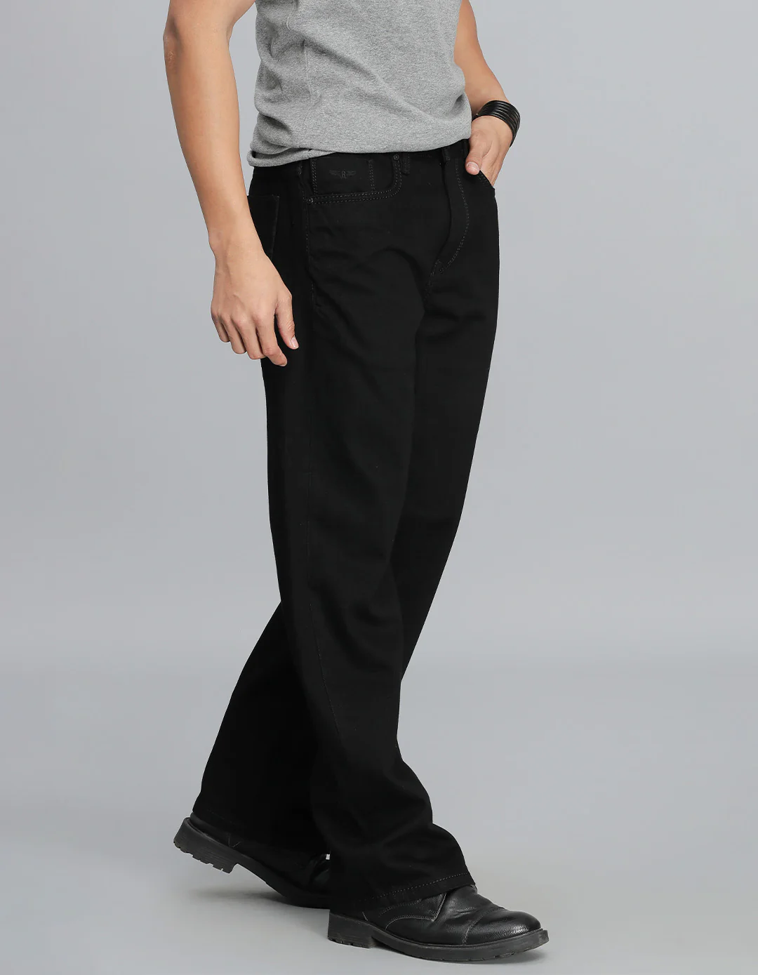 Black 5 Pocket Midrise Loose Fit Jeans - Image 4