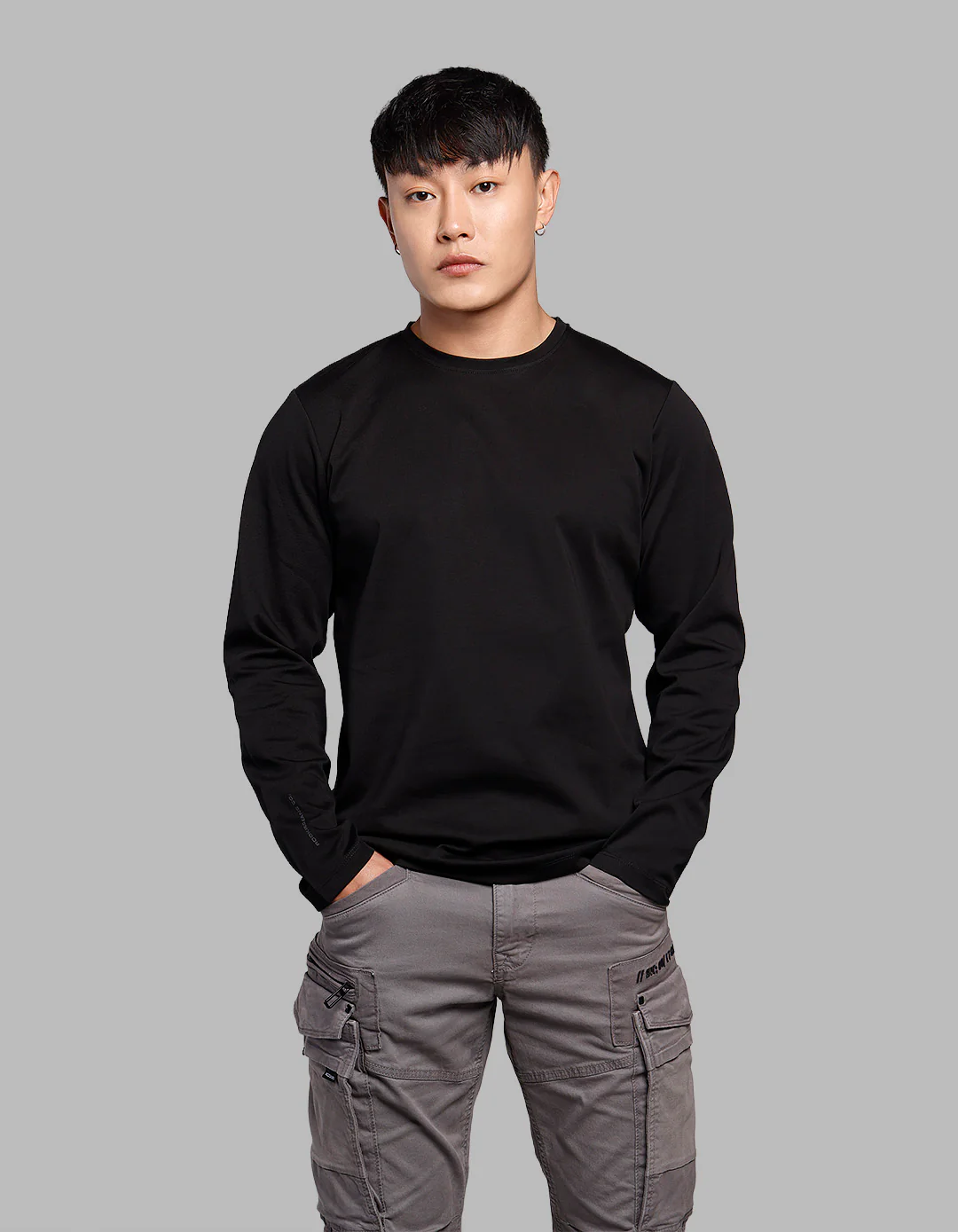 Black Full Sleeves Round Neck Tee