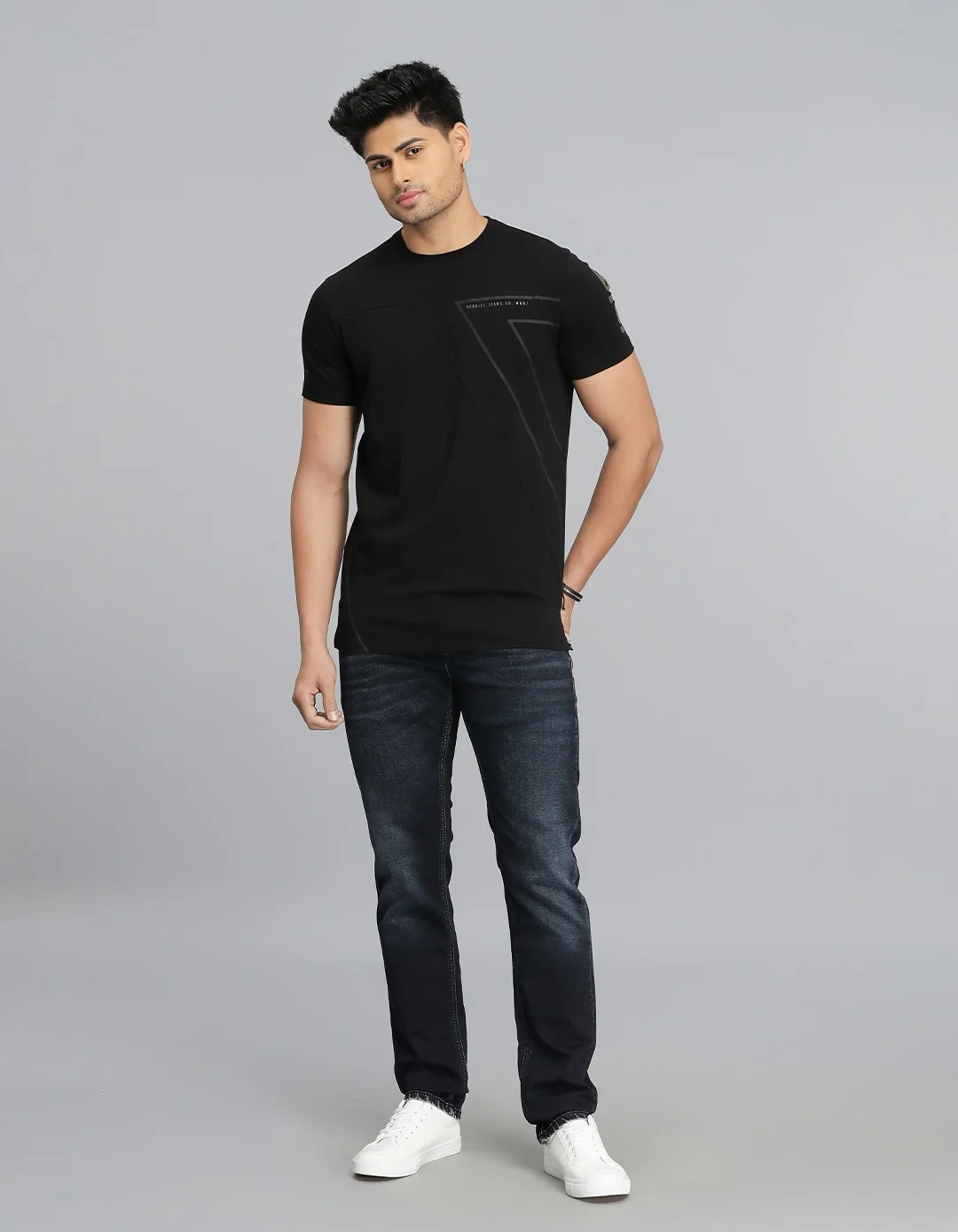 Black Half Sleeves Round Neck Tee - Image 2
