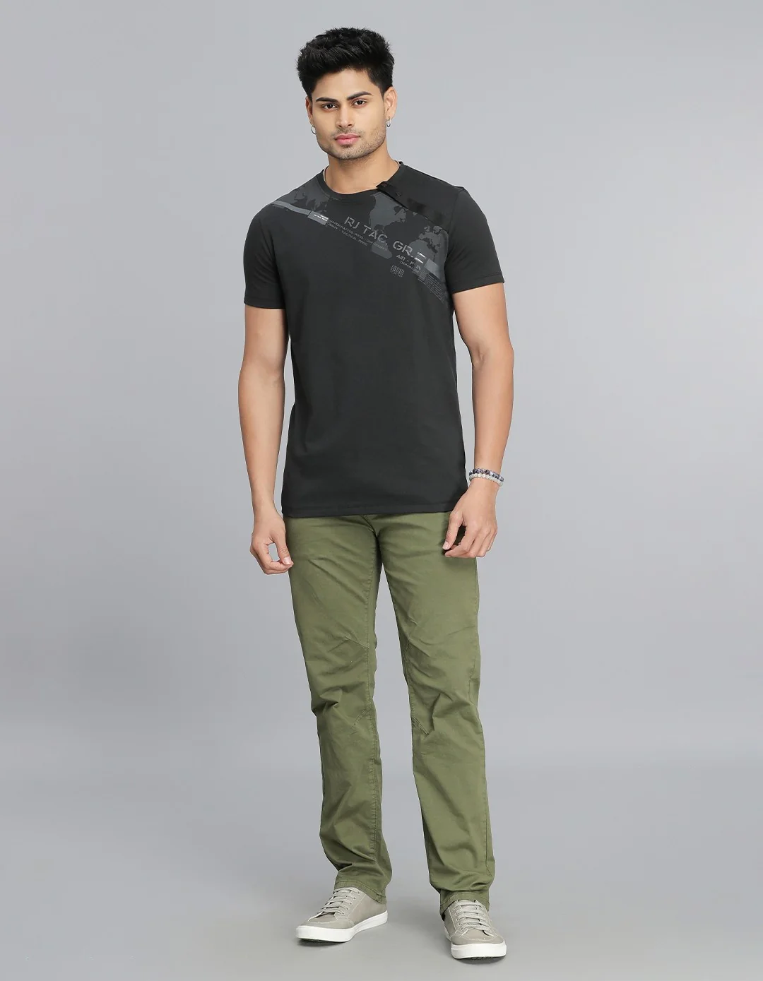 Black Half Sleeves Round Neck Tee - Image 2
