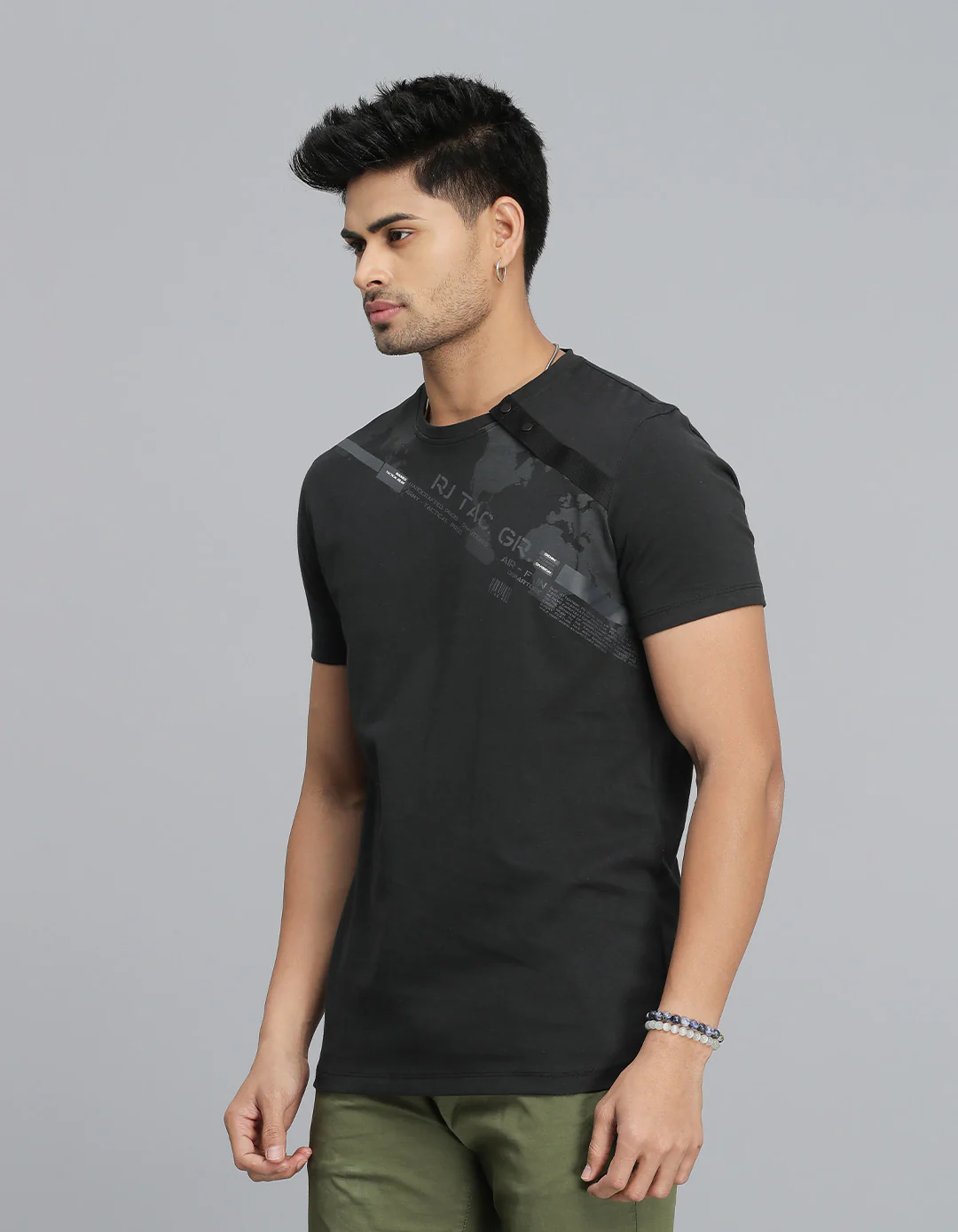 Black Half Sleeves Round Neck Tee - Image 3