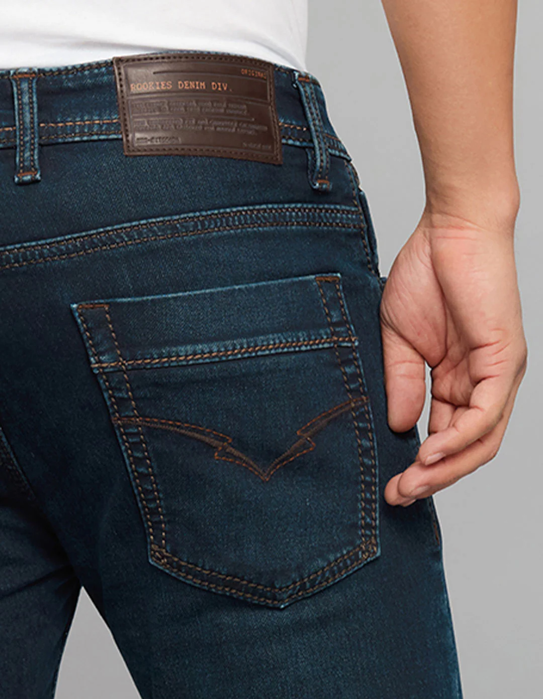 Dark Blue 5 Pocket Low-Rise Tapered Ankle Length Knit Denim Jeans - Image 5