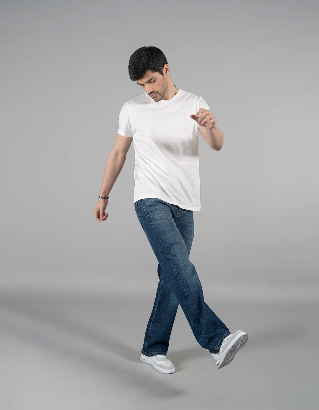Dk Blue 5 Pocket Midrise Loose Fit Jeans - Image 2