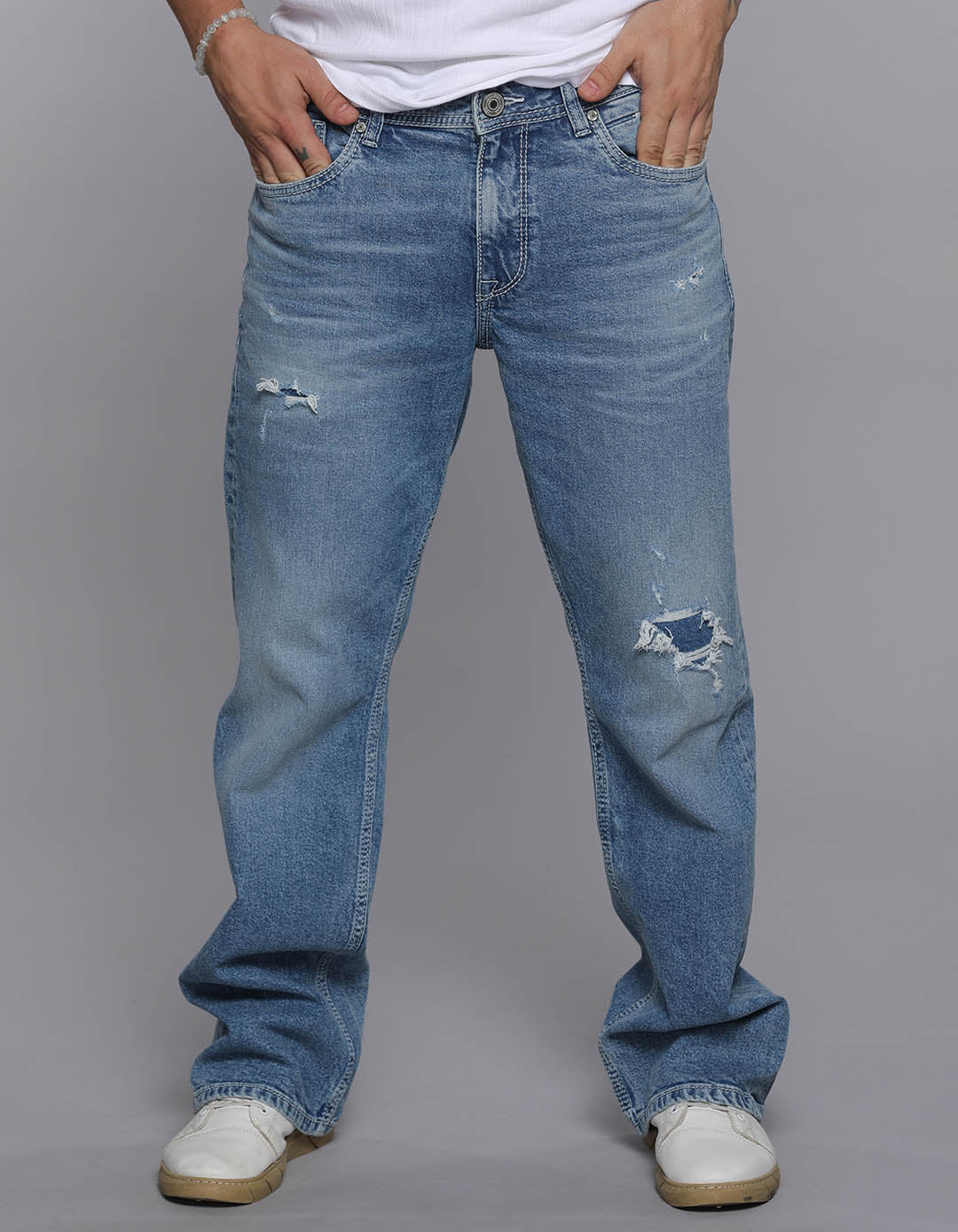 Lt Blue 5 Pocket Midrise Loose Fit Jeans
