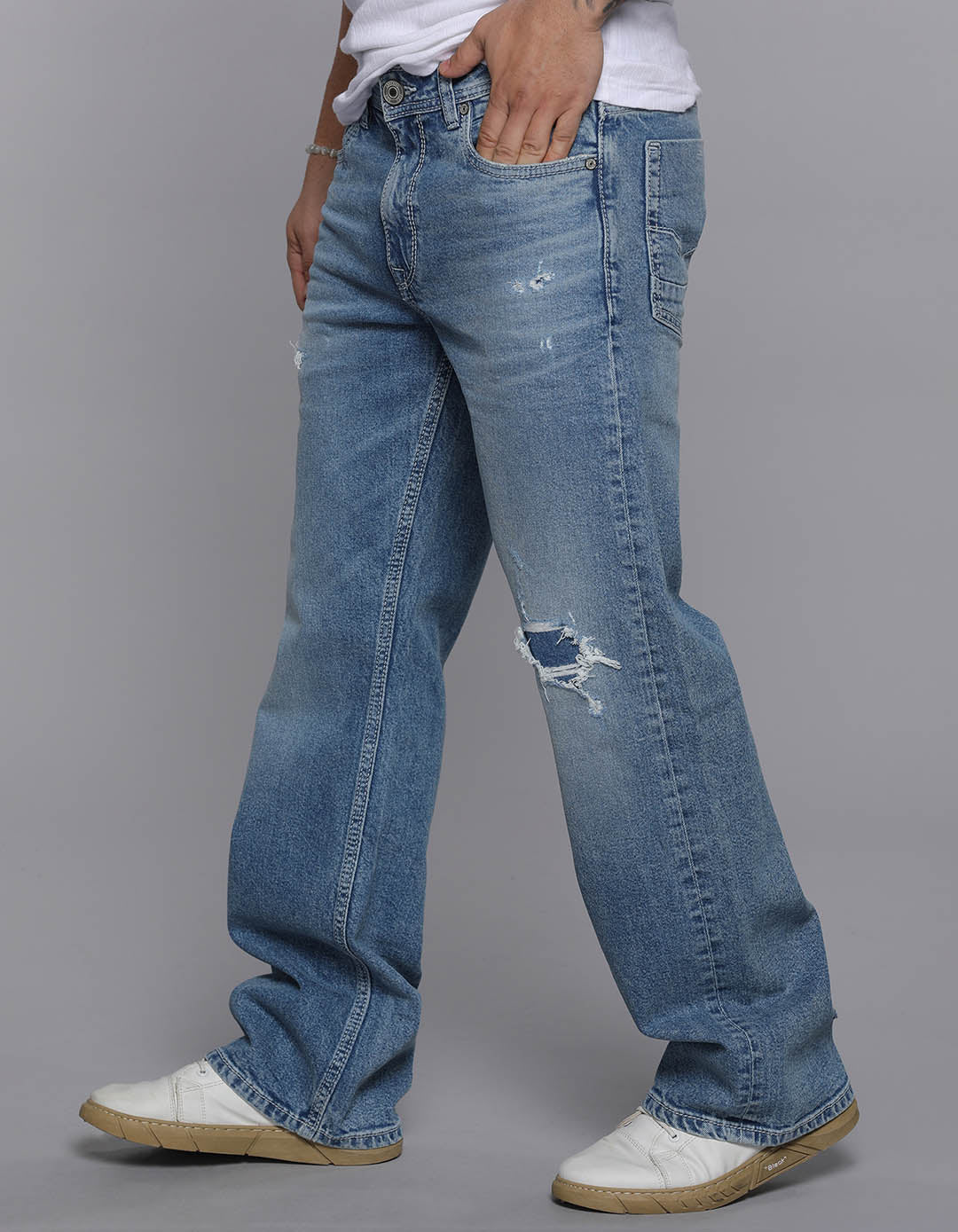 Lt Blue 5 Pocket Midrise Loose Fit Jeans - Image 5