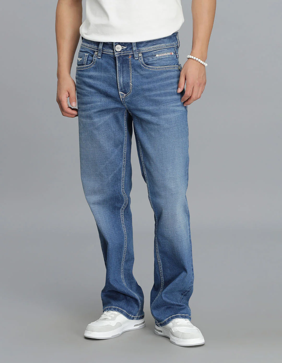 Med Blue 5 Pocket Mid Rise Loose Boot Leg Cropped Jeans