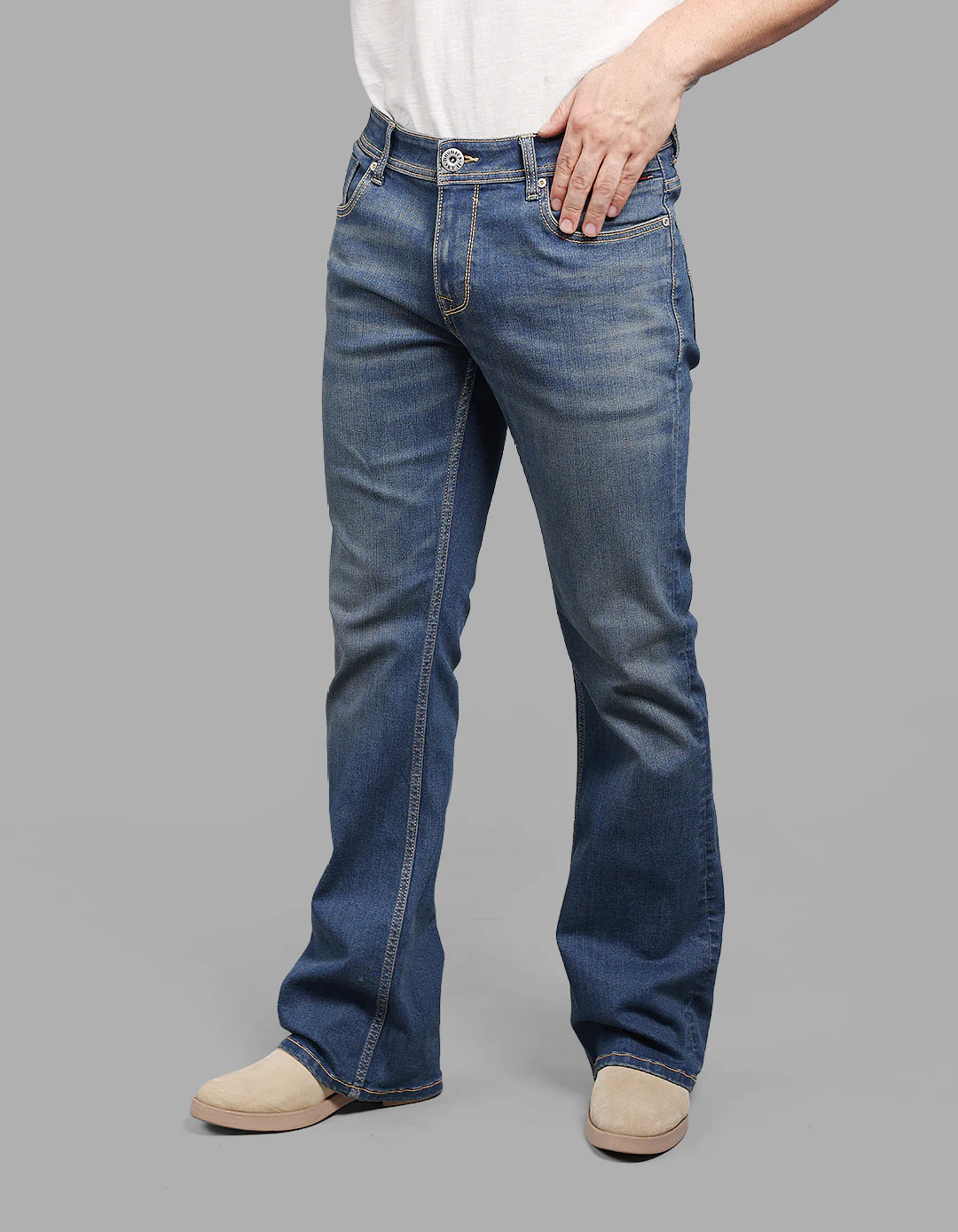 Med Blue 5 Pocket Mid Rise Loose Boot Leg Stretch Jeans - Image 3