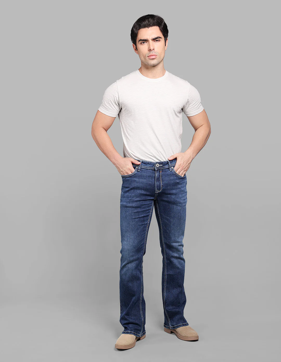 Med Blue 5 Pocket Mid Rise Loose Boot Leg Stretch Jeans - Image 2