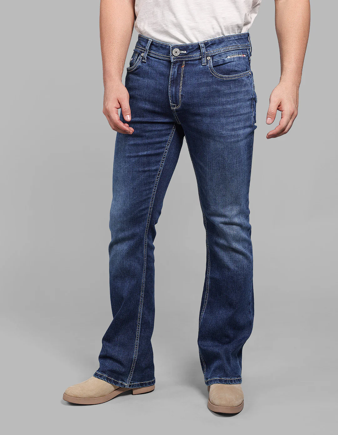 Med Blue 5 Pocket Mid Rise Loose Boot Leg Stretch Jeans - Image 4