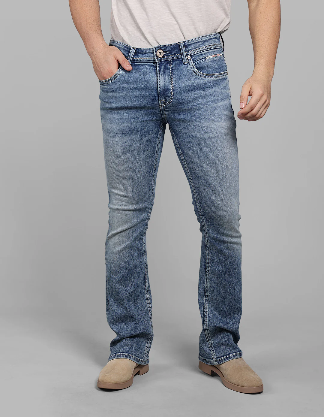 Med Blue 5 Pocket Mid Rise Loose Boot Leg Stretch Jeans - Image 3