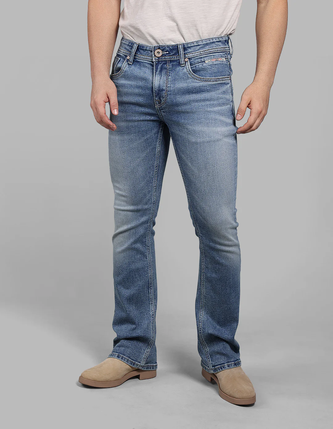 Med Blue 5 Pocket Mid Rise Loose Boot Leg Stretch Jeans - Image 4