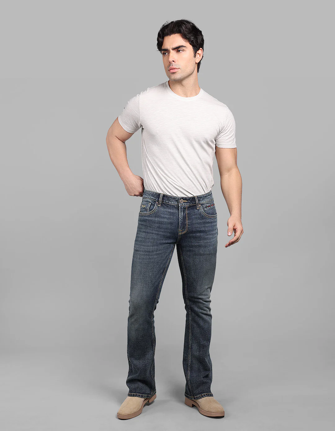 Med Blue 5 Pocket Mid Rise Loose Boot Leg Stretch Jeans - Image 3