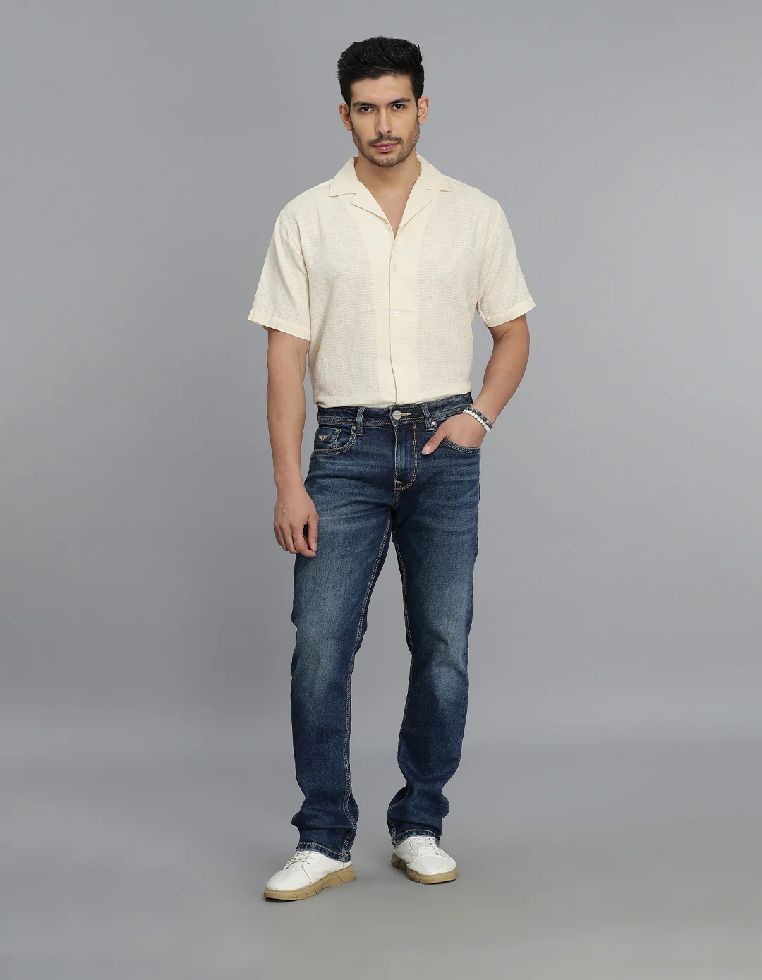 Med Blue 5 Pocket Midrise, Comfort And Straight Fit jeans