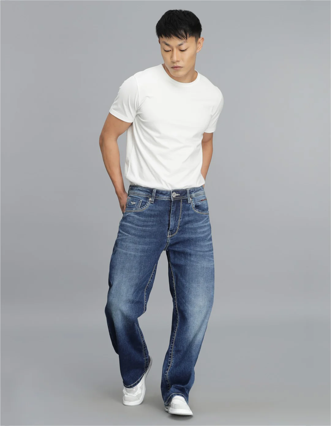 Med Blue 5 Pocket Midrise Loose Fit Cropped jeans - Image 2