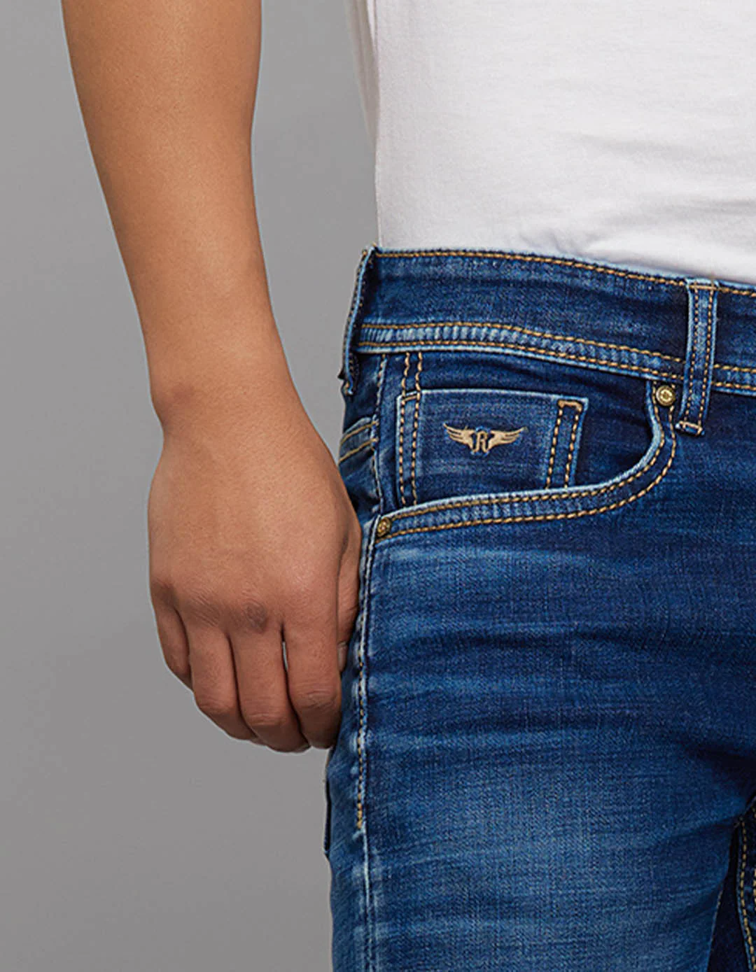 Medium Blue 5 Pocket Low-Rise Tapered Ankle Length Stretch Jeans - Image 7
