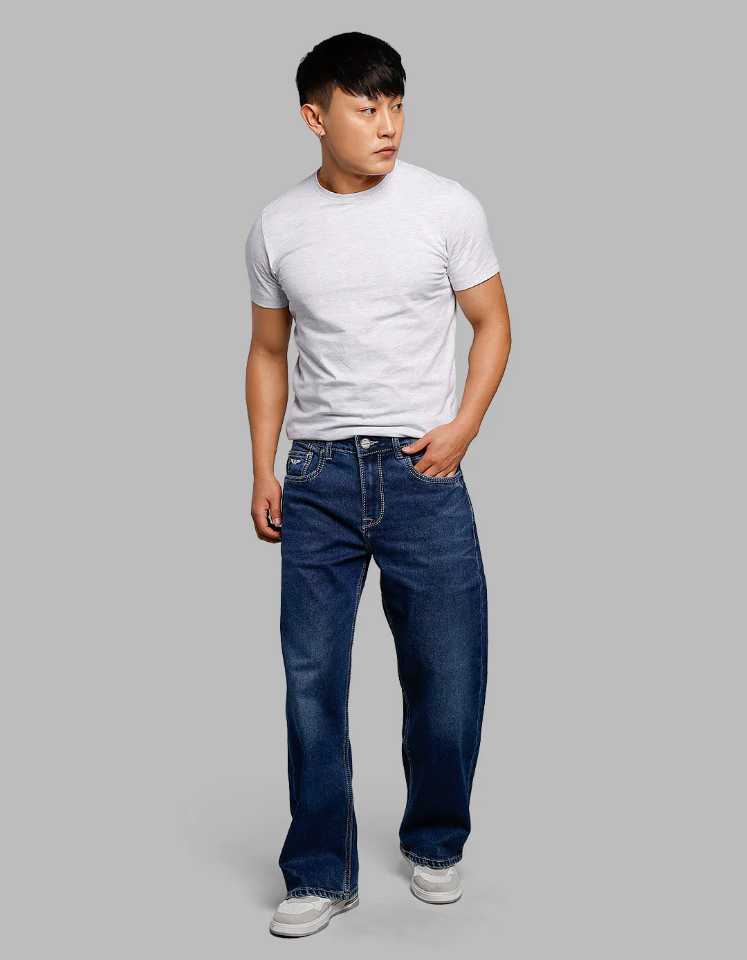 Medium Blue 5 Pocket Midrise Loose Fit Stretch Jeans - Image 2
