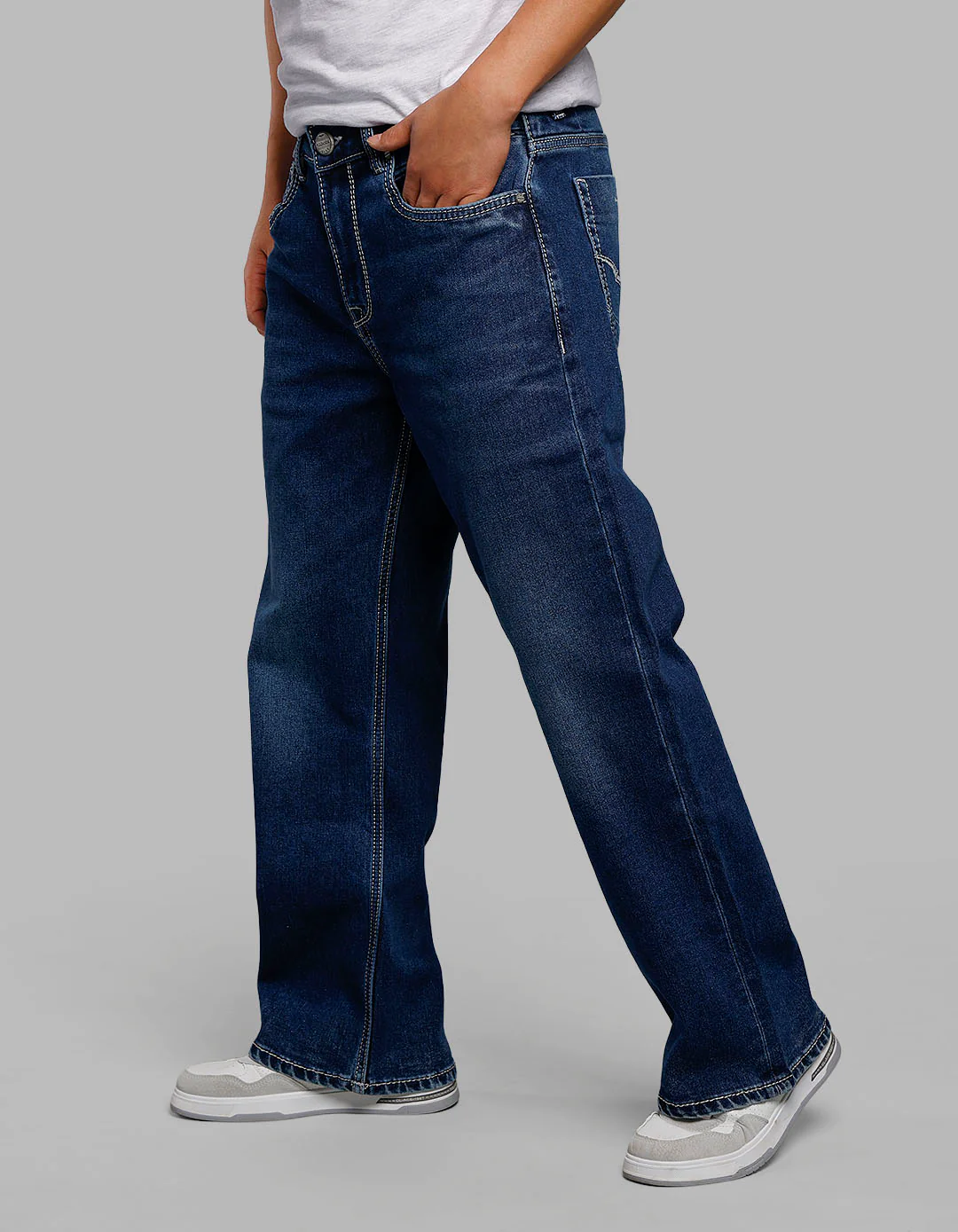 Medium Blue 5 Pocket Midrise Loose Fit Stretch Jeans - Image 3
