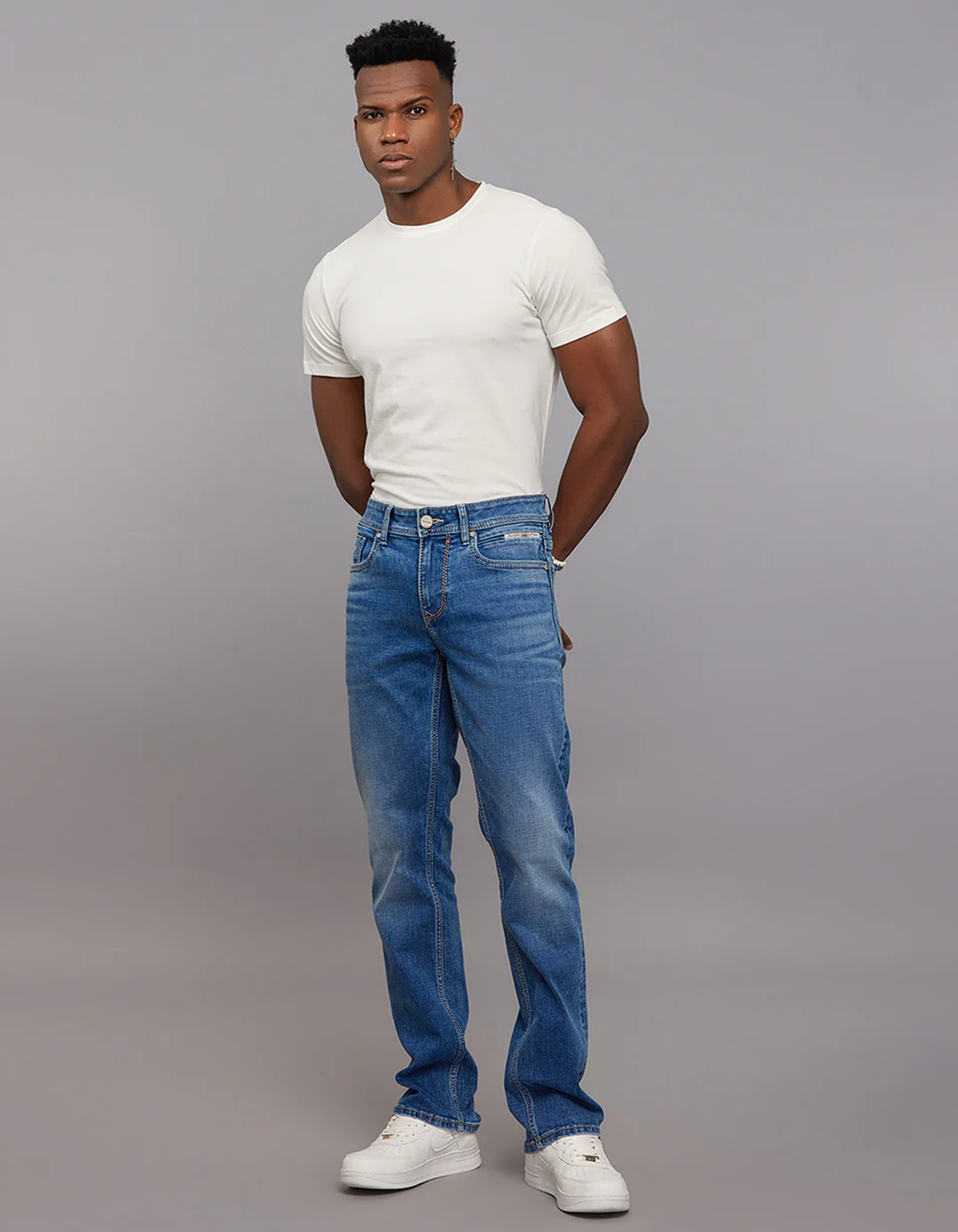 Medium Blue 5 Pocket Mid Rise Loose Boot Leg Stretch Jeans - Image 2