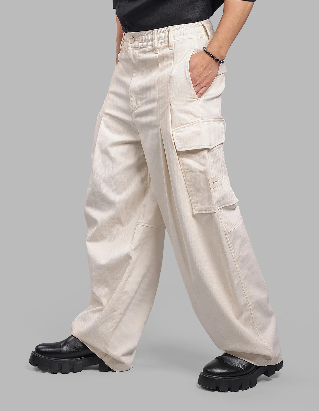 Off White Balloon Fit Stretch Cargo Pants - Image 3