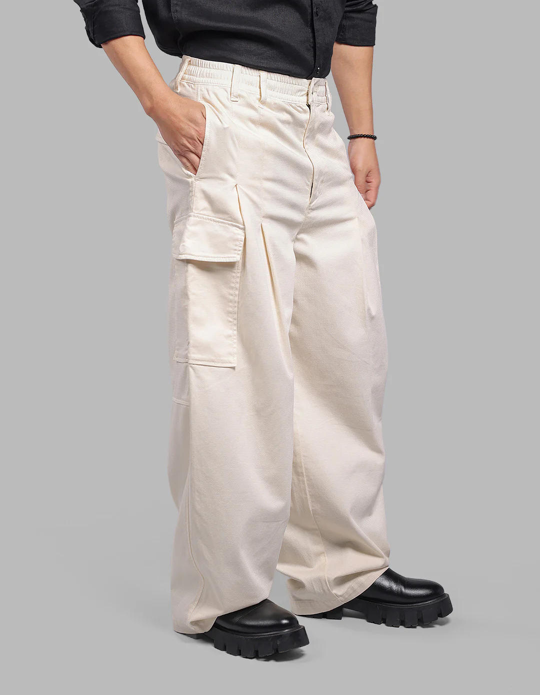 Off White Balloon Fit Stretch Cargo Pants - Image 4