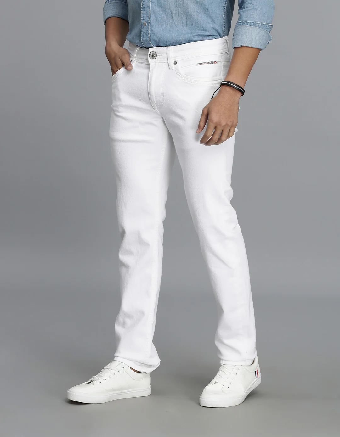 White 5 Pocket Mid-Rise Slim Straight Fit jeans - Image 3